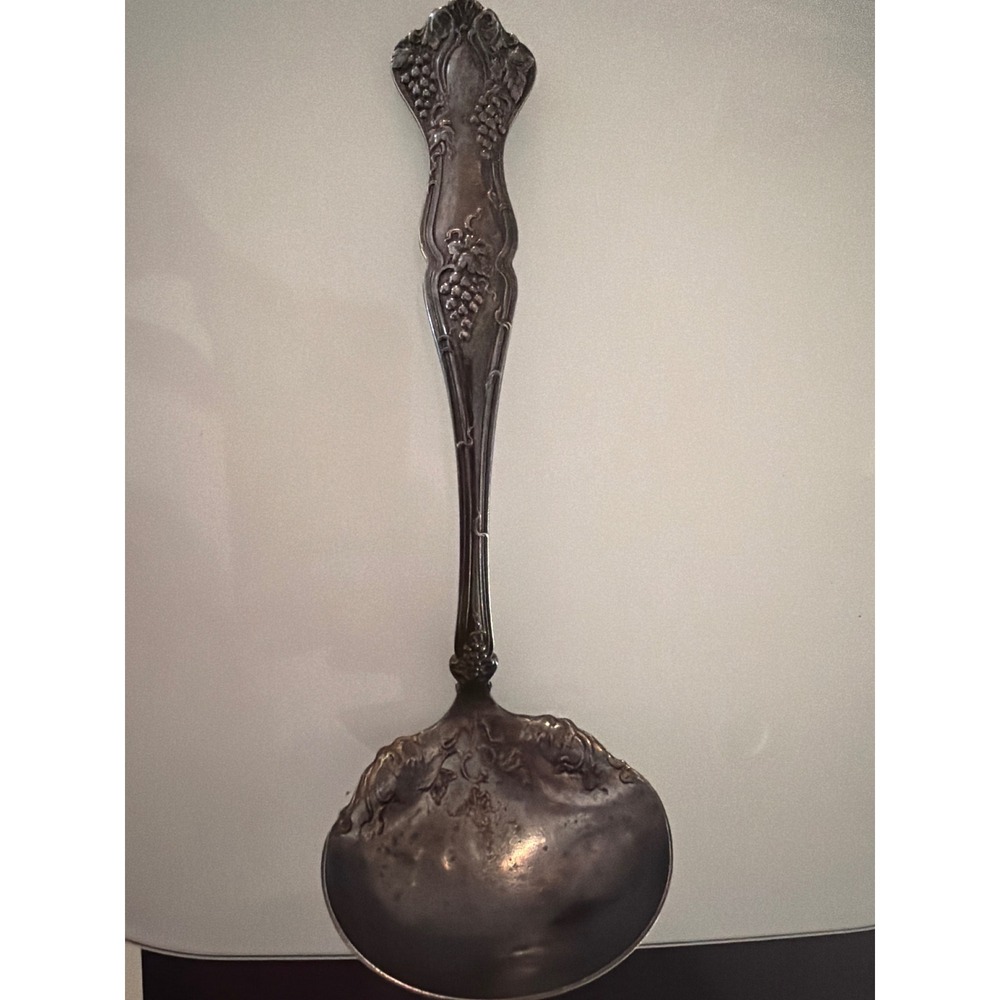 1847 Rogers Bros VTG Grape Pattern Silverplate Soup Ladle Triple Plate Ornate